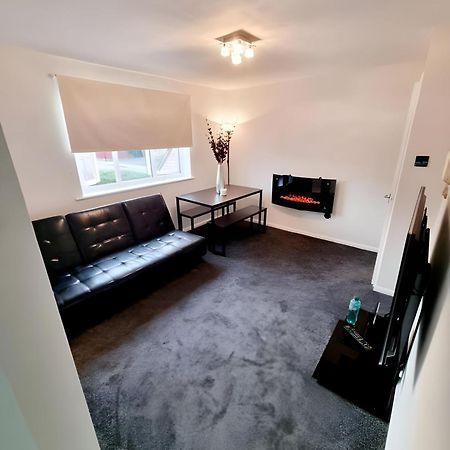 Sleek & Stylish - E15 Apartment With Parking Лондон Екстер'єр фото