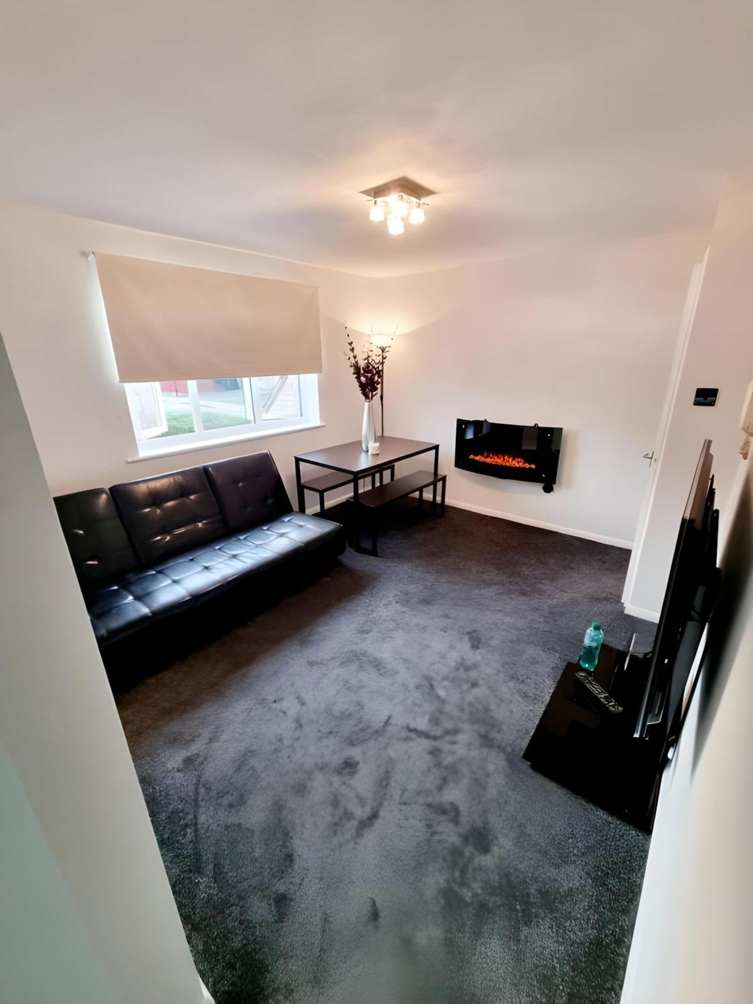 Sleek & Stylish - E15 Apartment With Parking Лондон Екстер'єр фото