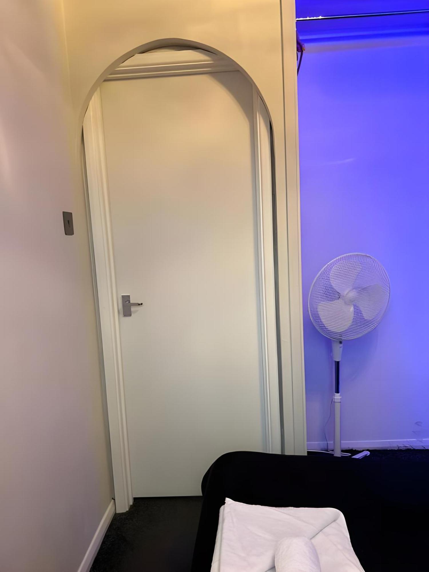 Sleek & Stylish - E15 Apartment With Parking Лондон Екстер'єр фото